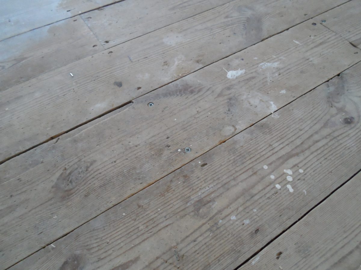 frontroomfloorboardsscreweddown